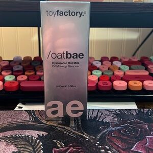 Toy factory Oatbae oil makeup remover